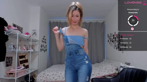 Snapshot of sandycramerrr chatting on 03/30/26, 04:30 Sandy online show from 03/30/26, 04:30