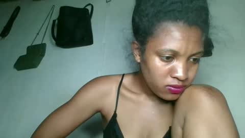 sanelie09 online show from 11/02/25, 10:23