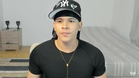 Snapshot of sant_wahlberg chatting on 05/09/26, 10:37 Sant online show from 05/09/26, 10:37