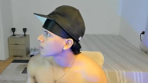 Snapshot of sant_wahlberg chatting on 05/15/26, 11:34 Sant online show from 05/15/26, 11:34