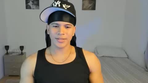Snapshot of sant_wahlberg chatting on 05/25/26, 11:33 Sant online show from 05/25/26, 11:33