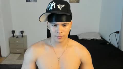 Snapshot of sant_wahlberg chatting on 06/11/26, 02:53 Sant online show from 06/11/26, 02:53