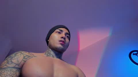 Santi Ferrer online show from 12/14/25, 08:02