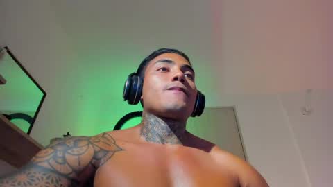 Snapshot of santi__ferrer chatting on 04/20/26, 01:08 Santi Ferrer online show from 04/20/26, 01:08