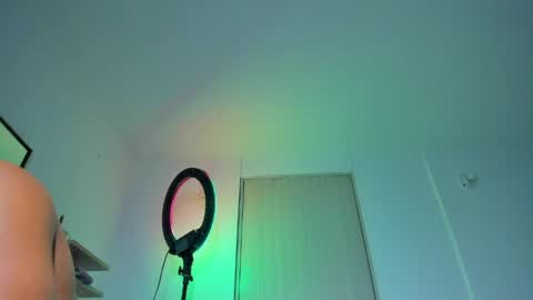 Snapshot of santi__ferrer chatting on 05/01/26, 01:43 Santi Ferrer online show from 05/01/26, 01:43