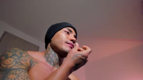 Snapshot of santi__ferrer chatting on 05/25/26, 03:23 Santi Ferrer online show from 05/25/26, 03:23