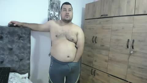 Snapshot of santi_hothot chatting on 10/03/25, 03:20 Santiago online show from 10/03/25, 03:20