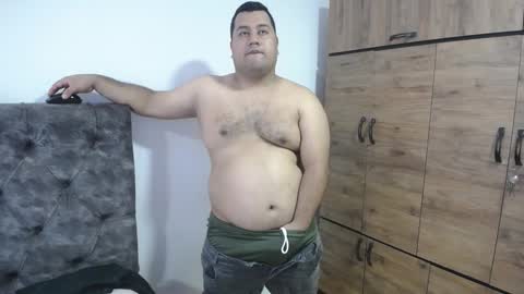 Snapshot of santi_hothot chatting on 10/09/25, 07:12 Santiago online show from 10/09/25, 07:12