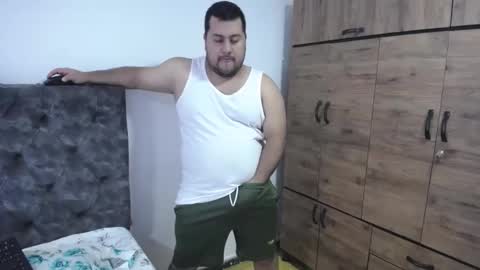 Snapshot of santi_hothot chatting on 10/23/25, 07:12 Santiago online show from 10/23/25, 07:12