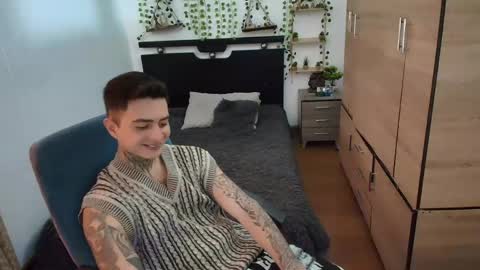 Snapshot of santi_ss chatting on 05/13/26, 03:31 santi_ss online show from 05/13/26, 03:31