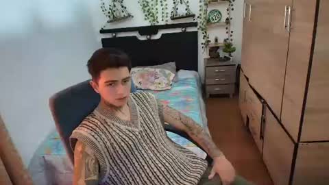 Snapshot of santi_ss chatting on 07/04/26, 04:46 santi_ss online show from 07/04/26, 04:46