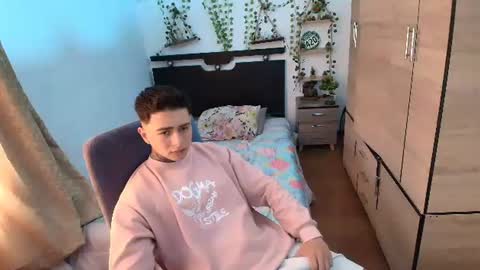 Snapshot of santi_ss chatting on 07/08/26, 02:21 santi_ss online show from 07/08/26, 02:21