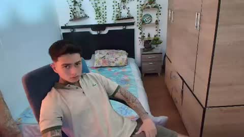 Snapshot of santi_ss chatting on 07/10/26, 03:14 santi_ss online show from 07/10/26, 03:14