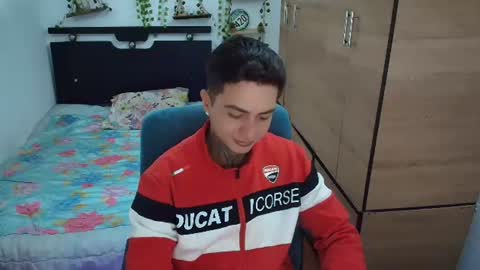 Snapshot of santi_ss chatting on 07/23/26, 01:52 santi_ss online show from 07/23/26, 01:52