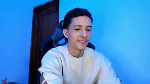 santi_twink19 online show from 02/09/25, 06:33