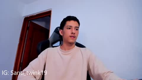 santi_twink19 online show from 02/16/25, 04:21