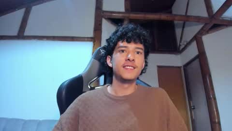 santi_twink19 online show from 02/21/26, 08:15