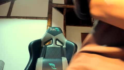 santi_twink19 online show from 03/03/26, 05:02