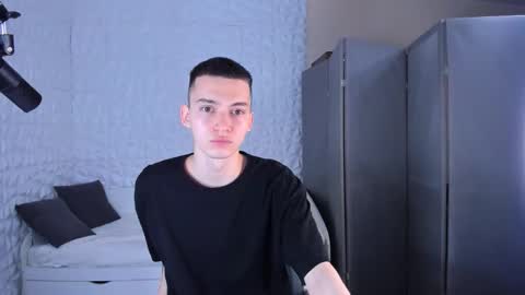 Snapshot of santiago__perez chatting on 11/18/25, 02:54 santiago__perez online show from 11/18/25, 02:54