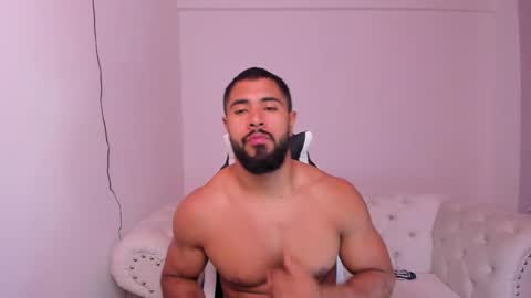 santiago_huntt online show from 02/11/25, 12:16