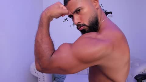 santiago_huntt online show from 09/08/25, 08:41