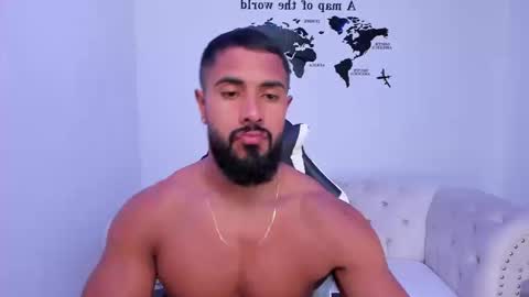 santiago_huntt online show from 09/12/25, 08:42