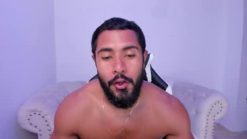 santiago_huntt online show from 10/18/25, 01:45