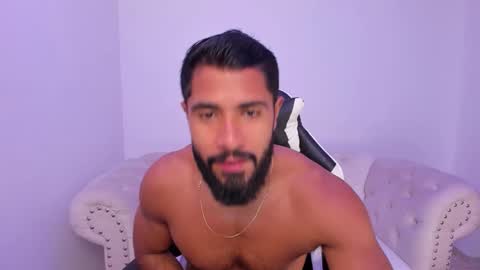 santiago_huntt online show from 12/19/25, 01:07