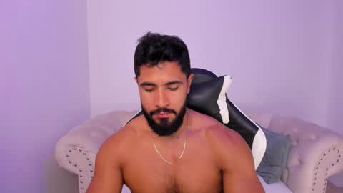santiago_huntt online show from 02/10/26, 07:40