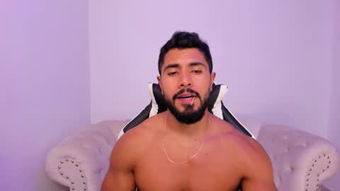 santiago_huntt online show from 03/10/26, 08:47