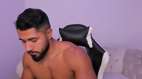 santiago_huntt online show from 03/25/26, 08:04