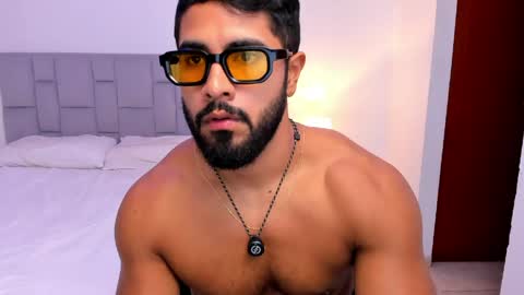 santiago_huntt online show from 04/18/26, 01:26