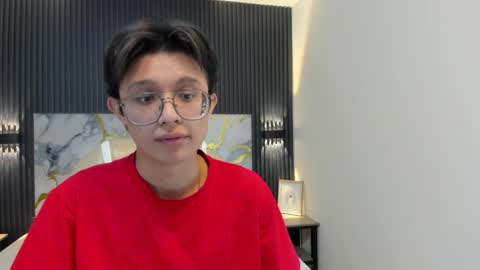 santiago_russo18 online show from 11/23/25, 02:55