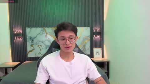 santiago_russo18 online show from 01/31/26, 08:07