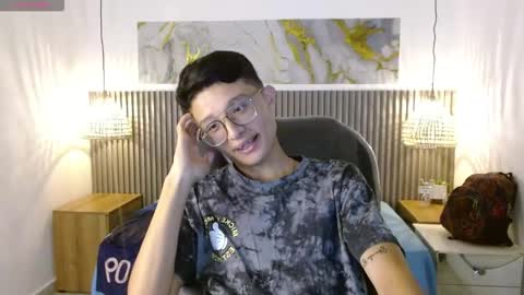 santiago_russo18 online show from 02/04/26, 12:33