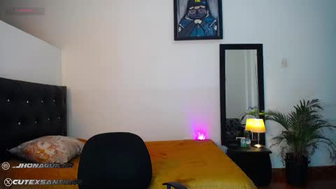 Snapshot of santiagocutex chatting on 09/22/25, 03:41 SANTAGO online show from 09/22/25, 03:41