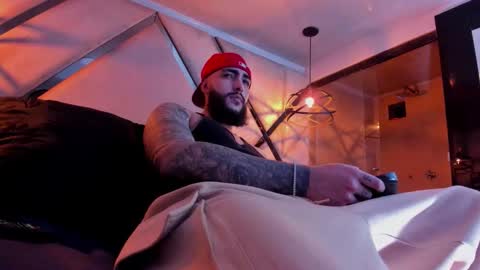 Snapshot of santiagohincapiie chatting on 03/04/26, 04:29 Santiago Hincapiie online show from 03/04/26, 04:29