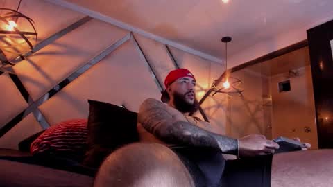 Santiago Hincapiie online show from 03/05/26, 04:52