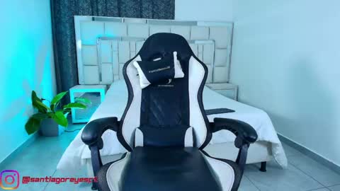 santiagoreyesftt online show from 04/17/26, 01:19