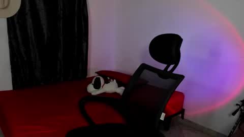 Julius Novachrono  online show from 12/14/25, 05:35