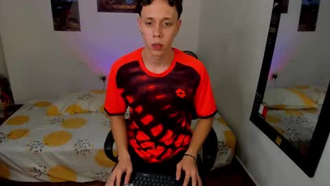 Julius Novachrono  online show from 02/03/26, 06:22