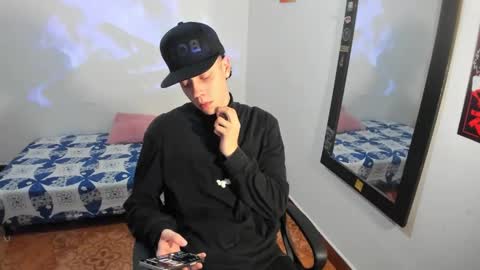 Julius Novachrono  online show from 02/17/26, 05:04