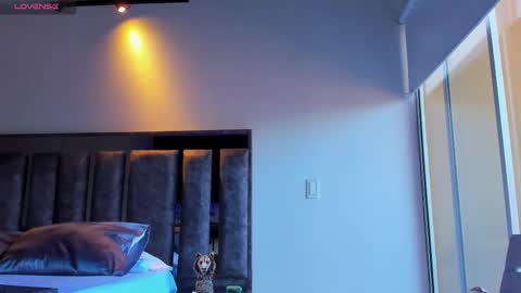 Santiago Seans online show from 10/07/25, 04:15