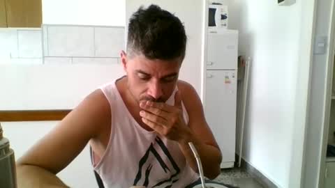 Snapshot of santinogc chatting on 01/11/25, 05:18 Nalguitas online show from 01/11/25, 05:18