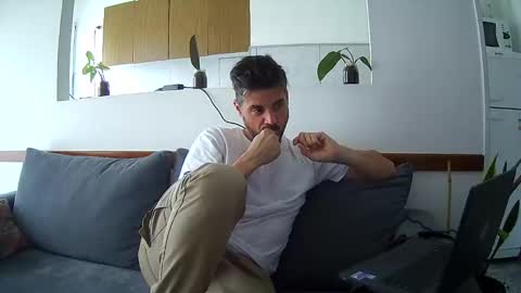 Snapshot of santinogc chatting on 11/03/25, 08:21 Nalguitas online show from 11/03/25, 08:21