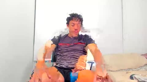 Snapshot of santitoerick_ chatting on 05/29/26, 02:42 Erick Santos online show from 05/29/26, 02:42