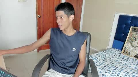 Snapshot of santos_desire chatting on 11/13/25, 03:27 santos_desire online show from 11/13/25, 03:27