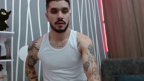 Snapshot of santti_torres chatting on 09/24/25, 02:59 Santy Torres online show from 09/24/25, 02:59