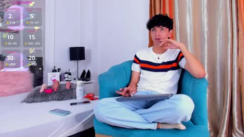 Snapshot of santy_carrington chatting on 02/03/25, 08:03 Santiago Carrington online show from 02/03/25, 08:03