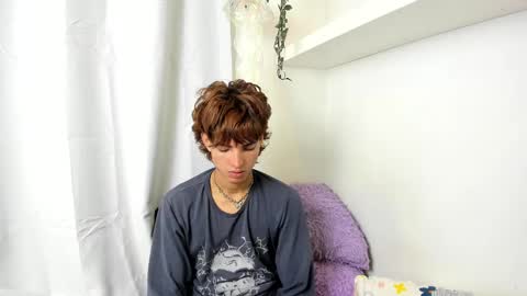 Snapshot of santy_kitty chatting on 01/06/25, 06:36 kitty online show from 01/06/25, 06:36